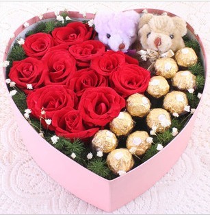 11朵红玫瑰+11颗费列罗+2小熊高端组合礼盒 山东教师节鲜花速递