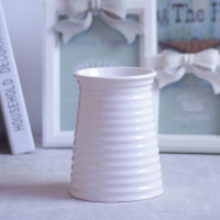 家居装饰 白色陶瓷现代简约日式可爱宜家风格小号花瓶 商务花器