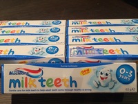澳洲代购Macleans milk teeth低氟无糖0-3岁婴幼儿牙膏可少量吞咽