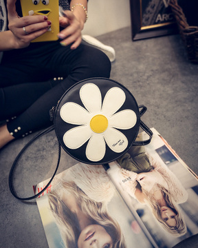 2015夏季新款潮时尚女包斜挎包可爱花朵单肩包甜美链条包女小包包