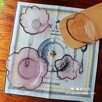 日式樱花玻璃味碟创意玻璃碟子粉色酱料碟筷架醋碟出口日本花朵碟