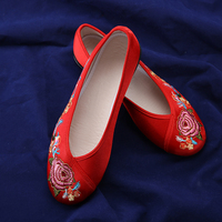 秀禾服婚鞋结婚绣花鞋新娘红布鞋结婚鞋子新娘鞋红色平底婚鞋古装