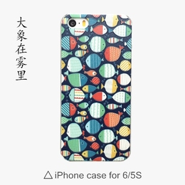 原创苹果5S/PLUS/iphone6手机壳卡通浮雕日清新文艺创意彩鱼硬壳