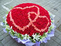 粉玫瑰红玫瑰共999枝玫瑰  双心花束 哈尔滨同城鲜花速递求婚用花