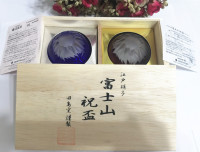 现货日本制 江户硝子 红蓝富士山玻璃酒杯一对带木盒 结婚礼物