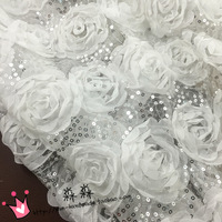舞台纺织布料 本白色珠片立体花玫瑰盘花 礼服婚纱童装蕾丝面料