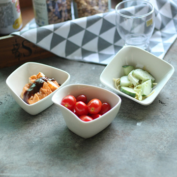 创意日式陶瓷不规则碟子厨房多用纯白凉菜小吃碟酱料碟沙拉点心碗