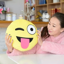 创意可爱QQ微信表情包emoji公仔抱枕手捂靠垫坐垫毛绒玩具玩偶