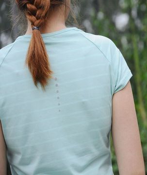 新款女子专业运动T恤速干修身弹力健身服跑步跳操瑜伽短袖上衣