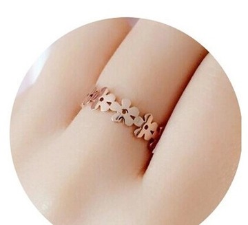新款玫瑰金镂空花朵时尚女款戒指指环钛钢尾戒韩国饰品首饰